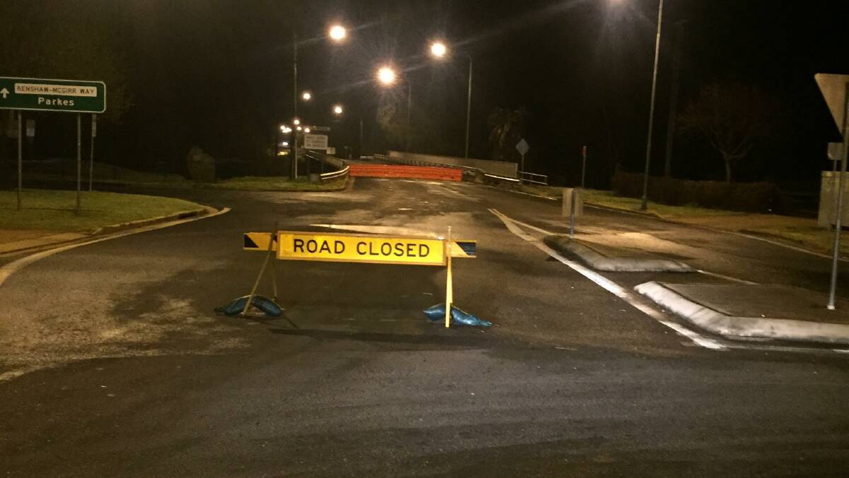 Road Closed : The bridge to the showground, Mt Arthur and Yeoval is closed.