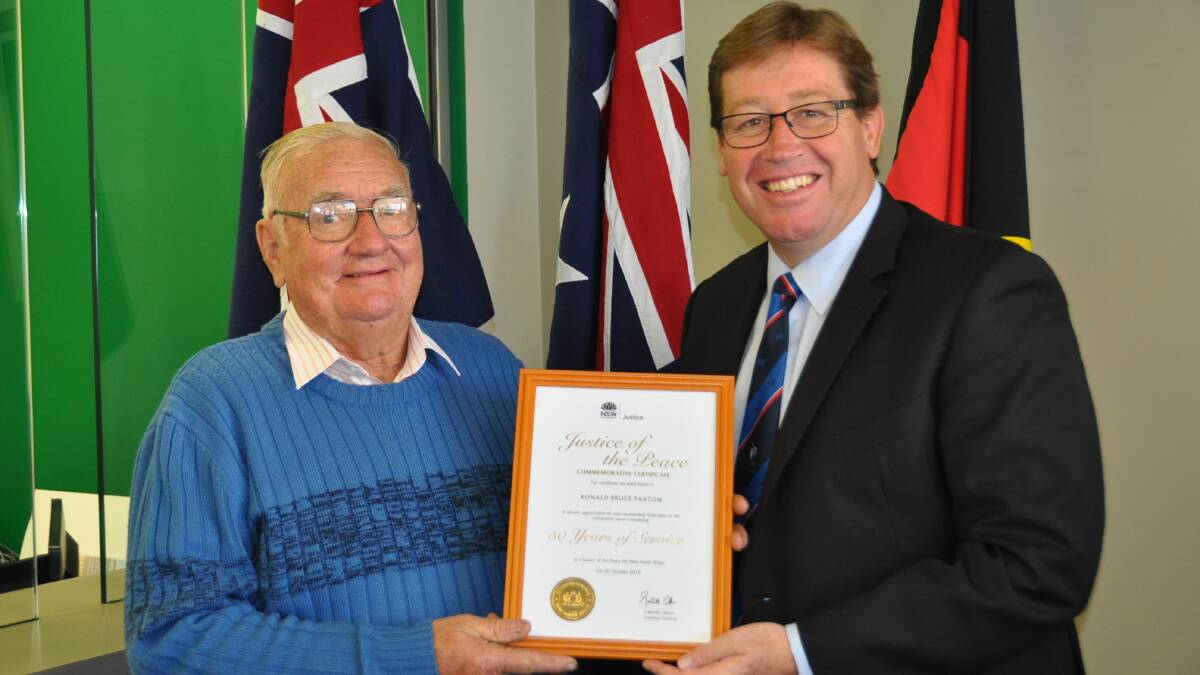Ron Tiger Paxton with State member for Dubbo