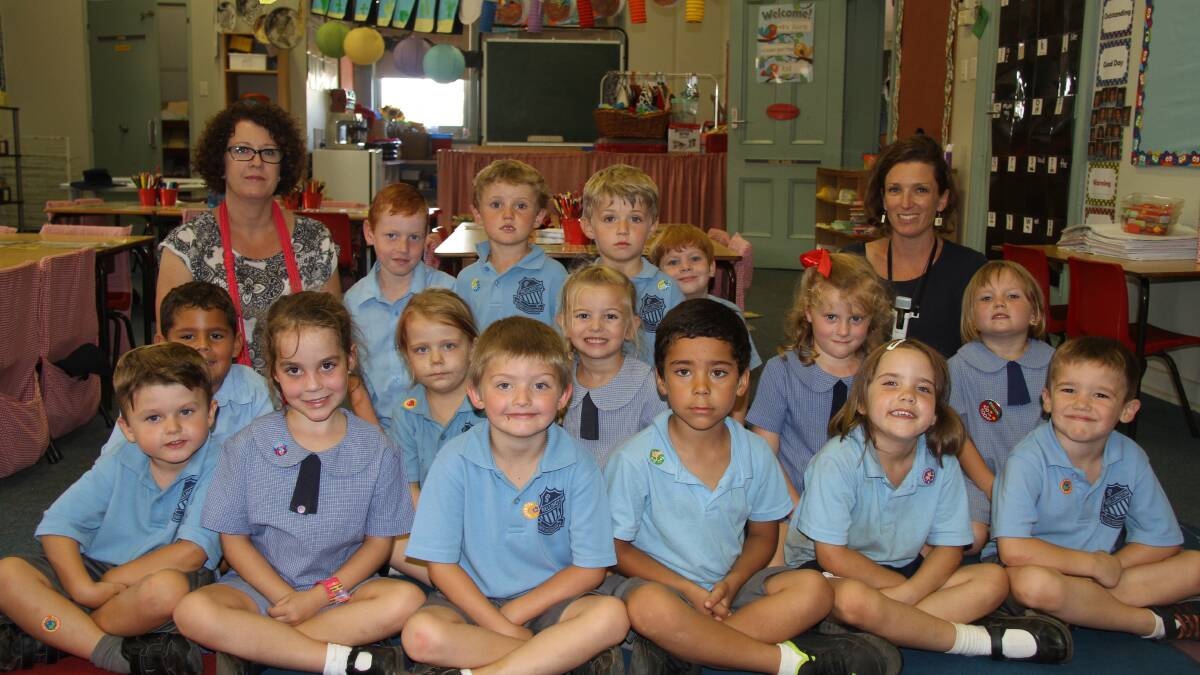 Children from The Wellington Public School, St Marys and the Christian school star.
