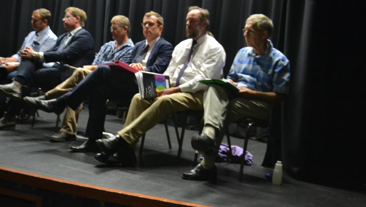 Candidates at Wednesday night's in Dubbo