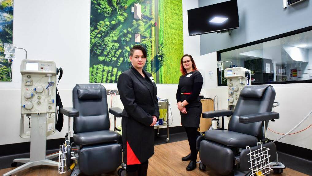 GIVE: Lifeblood spokesperson Shae Burns and Bendigo Lifeblood centre services officer Lauren Canfield are urging more people to donate blood locally. Picture: BRENDAN McCARTHY