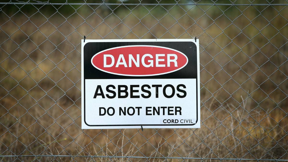 NSW EPA officers attended the site and directed Dubbo Council to fence off the two stockpiles in the southern area of Kennard Park and erect warning signs. Photo: FILE 