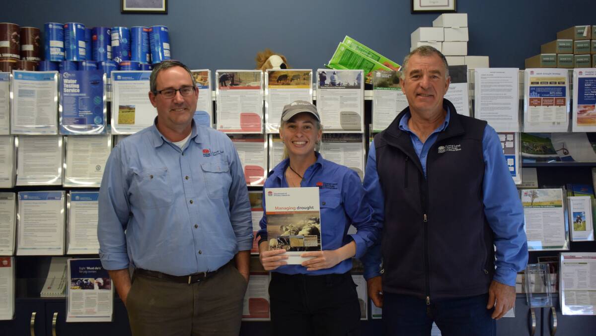  Expert advice: Central West Local Land Services Senior Bio-Security Officer Rhett Robinson, district veterinarian Evelyn Walker and biosecurity support officer Jason Gavenlock. Photo: Taylor Jurd. 