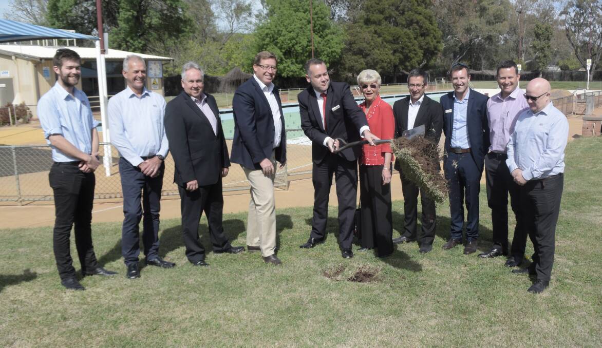 Ground-breaking: Mayor Ben Shields and Troy Grant MP talk about the proposed plans for improvement at the Wellington Memorial Pool. Photo: Daniel Shirkie