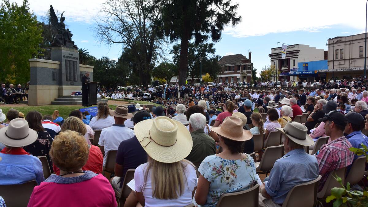 ANZAC Day 2019: Crowds turn out to remember those lost to war