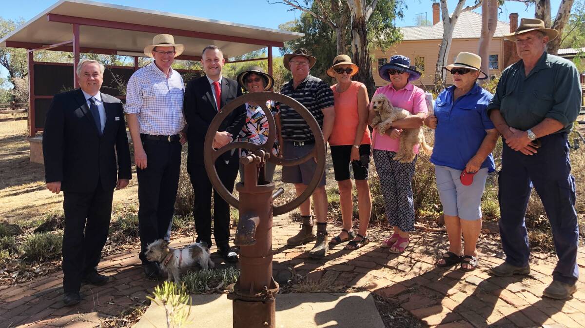 Dubbo Regional Council CEO Michael McMahon, Federal Member for Calare Andrew Gee and Mayor of the Dubbo Region Ben Shields with local residents of Stuart Town. Photo: Contributed.