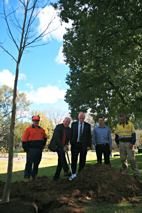 FIRST SOD: Dubbo Regional Council’s Ian Hodges, Michael Kneipp, Mark Riley and Ian McAlister, and Ian Bolond from Bolo’s Moving and Excavation marking the start of a new avenue of trees. Photo: CONTRIBUTED