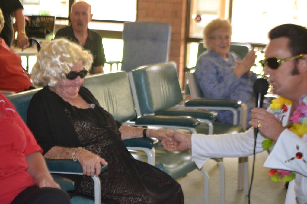Elvis tribute artist Nigel Stanley met with residents at Maranatha in Wellington to celebrate The King's birthday before heading to the Parkes Elvis Festival. 