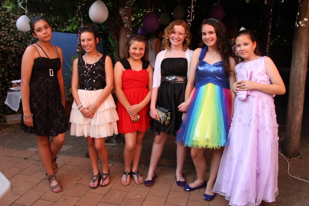 Camille Goodwin, Meg Smith, Hannah Pace, Rylee Moore, Shania Sarsfield and Aymey-May Rymer 